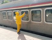 صور.. السكة الحديد تواصل أعمال تعقيم المحطات والقطارات ضد كورونا