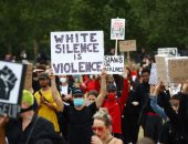 الآلاف يتظاهرون فى كندا للاحتجاج على العنصرية