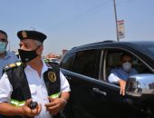 محافظ الغربية يقود حملة لمتابعة التزام قائدى السيارات بارتداء الكمامة
