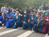 انضمام عمال الرعاية الصحية للاحتجاجات فى نيويورك .. صور 