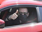 بونوتشي وزوجته يتبرعان بأقنعة واقية لمواجهة فيروس كورونا فى إيطاليا