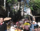 أهالى شبرا يشكون الزحام الشديد بسوق الخلفاوى خوفا من العدوى