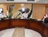 محافظ الفيوم يُشدد على متابعة التزام الفرق الطبية بالمستشفيات