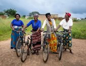 سيدات زامبيا صانعات التغيير.. 140 سيدة يستخدمن الدراجات للوصول للمزارع.. صور
