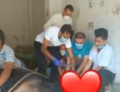 شاهد كهربا يذبح عجلاً.. ويعلق: "هذا من فضل ربى"