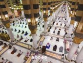 صور.. المسلمون يؤدون صلاة الجمعة فى المسجد الحرام وسط التزام بالتباعد الاجتماعى