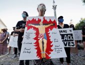 مظاهرات تشبه جورج فلويد بـ"المسيح" فى كاليفورنيا