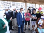 وزيرة الصحة تنزل من موكبها بطريق كورنيش الإسكندرية وتتحدث للمواطنين.. الدكتورة هالة زايد تنصح بممارسة الرياضة: ترفع المناعة والروح المعنوية.. وتشدد على ضرورة اتباع الإجراءات الوقائية للحماية من كورونا.. صور