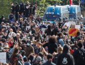 الشرطة الفرنسية تنجح فى حظر مظاهرة أمام السفارة الأمريكية فى باريس.. صور 