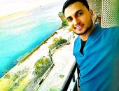 الجيش الأبيض.."أحمد" فنى تمريض بمستشفى قناة السويس يؤدى واجبه لمكافحة كورونا