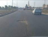 سيبها علينا.. سكان دمياط يشكون من سوء حالة الطرق وتأخر أعمال الرصف