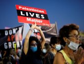 علم فلسطين يرفرف فى قلب دولة الاحتلال.. مظاهرة بتل أبيب ضد مشروع ضمّ أجزاء من الضفة