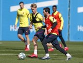 دي يونج: مكالمة بارتوميو سبب انتقالي لبرشلونة.. وميسي الأفضل في العالم