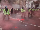 بريطانيا.. محتجون ضد العنصرية يشتبكون مع الشرطة فى لندن