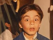 الطفولة المشردة.. شريف رمزى يستعيد ذكريات طفولته بصور طريفة