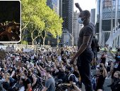  أجواء سلمية تهيمن على الاحتجاجات فى نهاية الأسبوع بأمريكا.. أكبر مظاهرة على الإطلاق بواشنطن بمشاركة عشرات الآلاف وإجراءات أمنية مشددة بمحيط البيت الأبيض.. وترامب يقلل من الحشود "أقل من المتوقع".. صور وفيديو