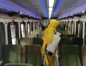 صور.. السكة الحديد تواصل أعمال تعقيم المحطات والقطارات ضد كورونا