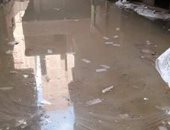 سيبها علينا.. أهالى شارع المسابك ببشتيل يشكون من انتشار مياه الصرف الصحى