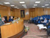 محافظ المنيا يشدد على متابعة ملف الصحة وتطبيق إجراءات مواجهه كورونا