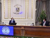 الحكومة: إلزام المواطنين بارتداء الكمامة أثناء تواجدهم بوسائل النقل والمنشآت