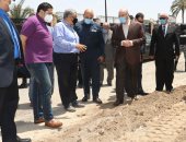 محافظ بنى سويف يتفقد أعمال التوسعة أمام مساكن الطيارين بطريق كورنيش النيل 