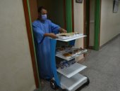 صور.. جامعة المنصورة تطلق أول روبوت لخدمة مرضى كورونا بمستشفى العزل
