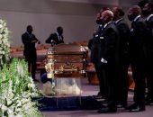 شبكة CNN: وصول النعش الذهبى الذى يحمل جثة جورج فلويد للكنيسة 