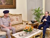 الرئيس السيسى يستقبل القائد العام للقوات المسلحة وزير الدفاع والإنتاج الحربى  