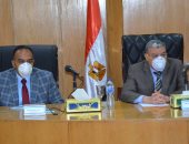 محافظ المنيا يبحث مع مديرى المستشفيات الخاصة دعم المنظومة الصحية