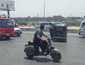 امسك مخالفة.. قارئ يشكو سير التوكتوك على الدائرى في اتجاه باسوس