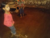 "جمعة" من بنى سويف مياه الصرف تغمر منزله وتهدد سقوطه على أطفال