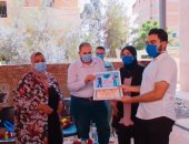 تكريم فريق التمريض المتطوع بمستشفى عزل الزقازيق بعد انتهاء فترة 14 يوما