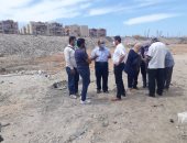 محافظ بورسعيد: الانتهاء من رفع جميع المخلفات بشارع البترول وتسوية الأرض.. صور