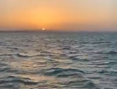 فيديو.. شاهد جمال لحظة الغروب على شواطئ الغردقة