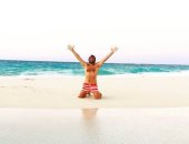 فين أيامك.. حسن الرداد يشتاق لليالى الصيف بصورة على البحر