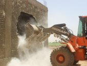 مراكز المنيا تزيل 73 حالة تعد بالبناء على الأراضى الزراعية وأملاك الدولة (صور)