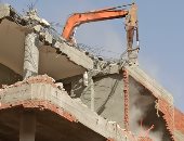 محافظة الجيزة تزيل 5 أبراج و 15 عقار مخالف بالأحياء والمراكز.. صور