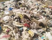 سيبها علينا.. قارىء يشكو من انتشار القمامة فى شارع دنشواى بالمنوفية