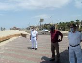 رئيس مدينة جمصة يتابع اغلاق الشاطئ ومنع تردد المواطنين عليه 