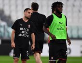 يوفنتوس ضد ميلان.. اللاعبون يتضامنون مع فلويد ضد العنصرية