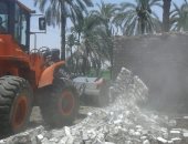 مدينة الأقصر تواصل حملات إزالة التعديات وتنفذ 6 قرارات.. صور