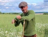 ديفيد بيكهام يتحول لـ"مزارع" في فترة العزل الصحي المنزلى بمزرعته على حدود لندن