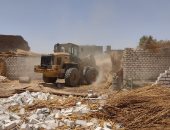 محافظ قنا: استرداد 17 أفدنه من أراضى أملاك الدولة.. صور  