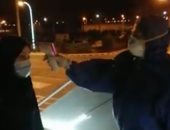 أول فيديو لفريق الحجر الصحى خلال فحص الركاب المصريين قبل قدومهم للقاهرة