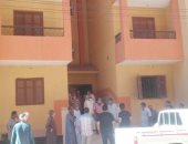 استخدام عمارة سكنية بقرية الدير لعزل مصابى كورونا بعد تقرير "اليوم السابع"