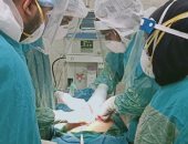 عملية جراحية دقيقة وإستئصال جزء من أمعاء مصابة بكورونا بمستشفى الأقصر.. صور