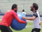 على أنغام "انزل يا جميل ع الساحة".. جنش وتريزيجية يهنئان محمد صلاح بعيد ميلاده