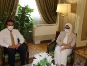 ربط قاعدة الأسرة الشاغرة بمستشفيات الصحة والجامعية لسرعة نقل الحالات الحرجة