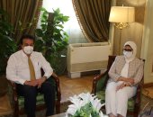 عيادات متنقلة.. تعرف على تفاصيل اجتماع وزيرى التعليم العالى والصحة
