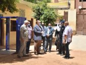 محافظ أسيوط يتفقد بعض مقار لجان امتحانات الثانوية العامة ومركز توزيع الأسئلة